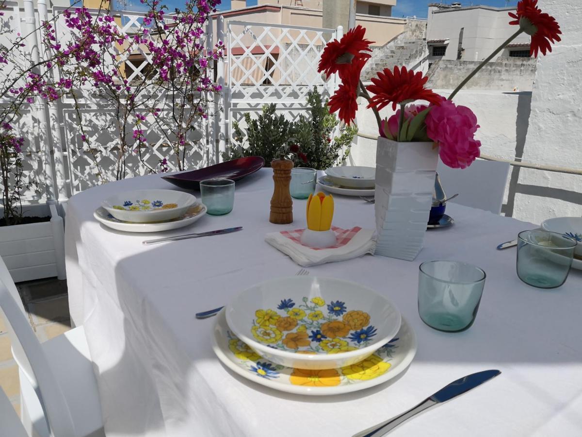 Vele Bianche Cosy Home Con Terrazza โปลีญาโนอามาเร ภายนอก รูปภาพ