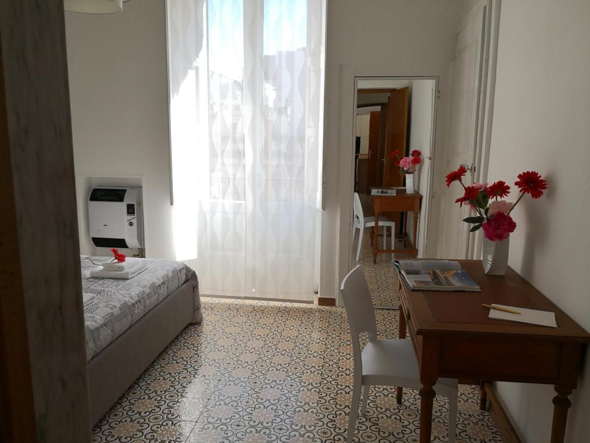 Vele Bianche Cosy Home Con Terrazza โปลีญาโนอามาเร ภายนอก รูปภาพ