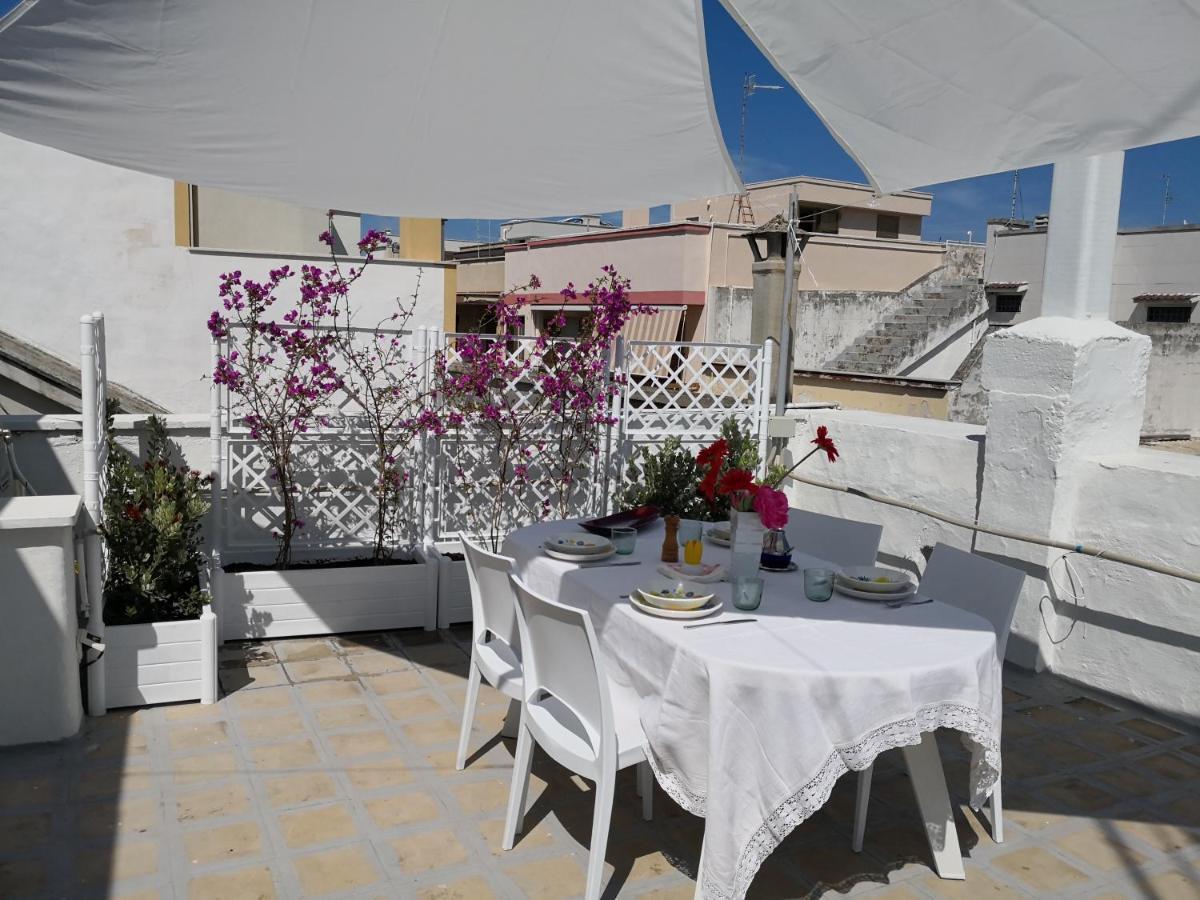 Vele Bianche Cosy Home Con Terrazza โปลีญาโนอามาเร ภายนอก รูปภาพ